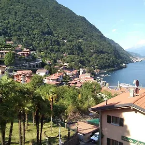 Crotto Bedroom , Argegno Italië